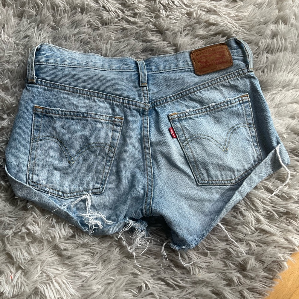 Levi Jean shorts size 25